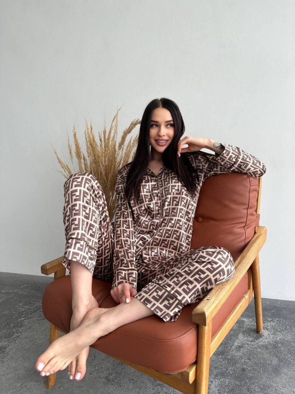 Коричневий комплект сорочка з штанами  Fendi