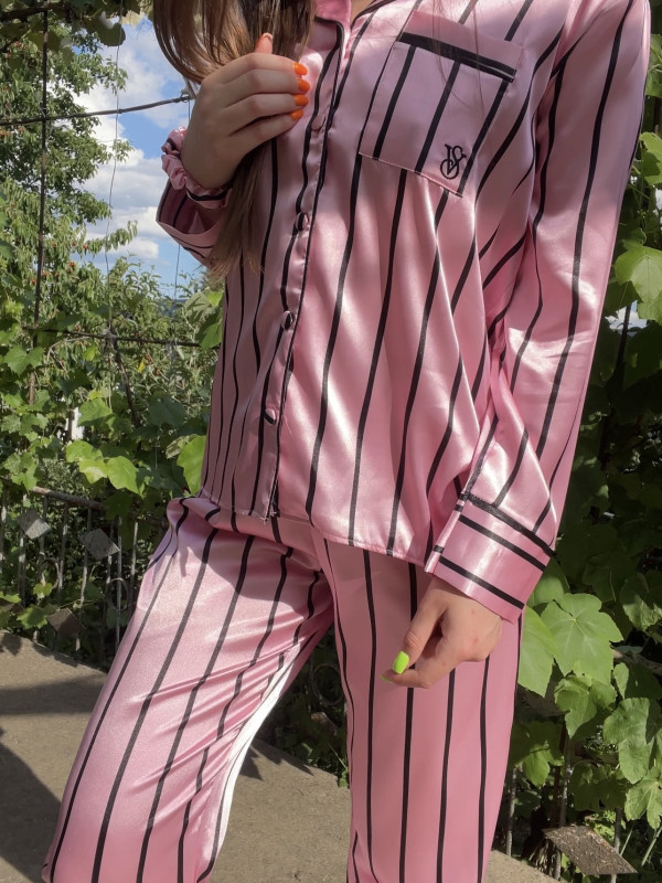 Рожевий комплект сорочка з штанами Victorias Secret