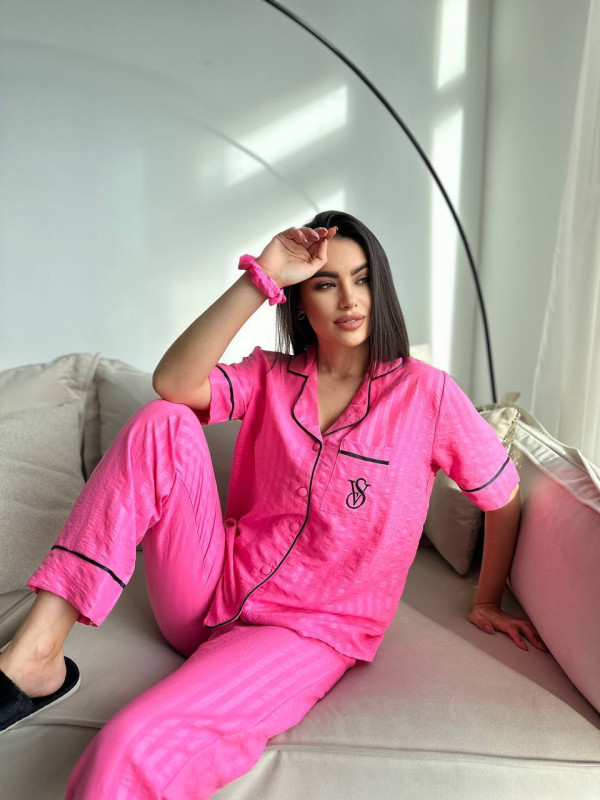 Малиновий комплект сорочка з штанами  Victoria's Secret
